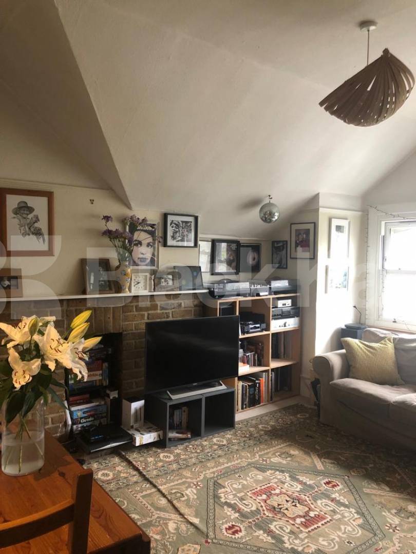 			2 Bedroom, 1 bath, 1 reception Flat			 Church Crescent, Muswell Hill